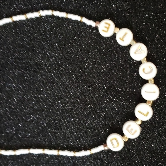 Taylor Swift Delicate Elastic Beaded Necklace Handmade - Picture 5 of 5